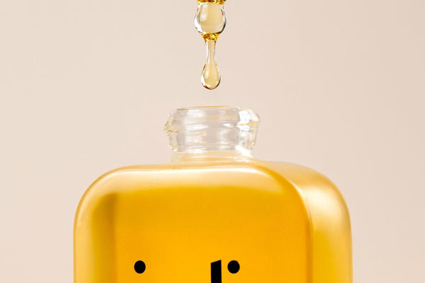 How to Oil Your Scalp for Growth + Relief from Dryness - ioli